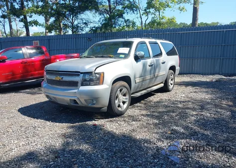2013 Chevrolet Suburban 1500 Lt from USA, damaged, VIN 1GNSKJE7XDR103661
